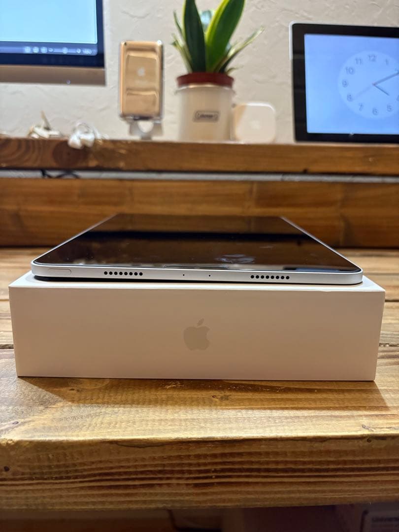 （美品・バッテリ98%）iPad pro 11 第四世代