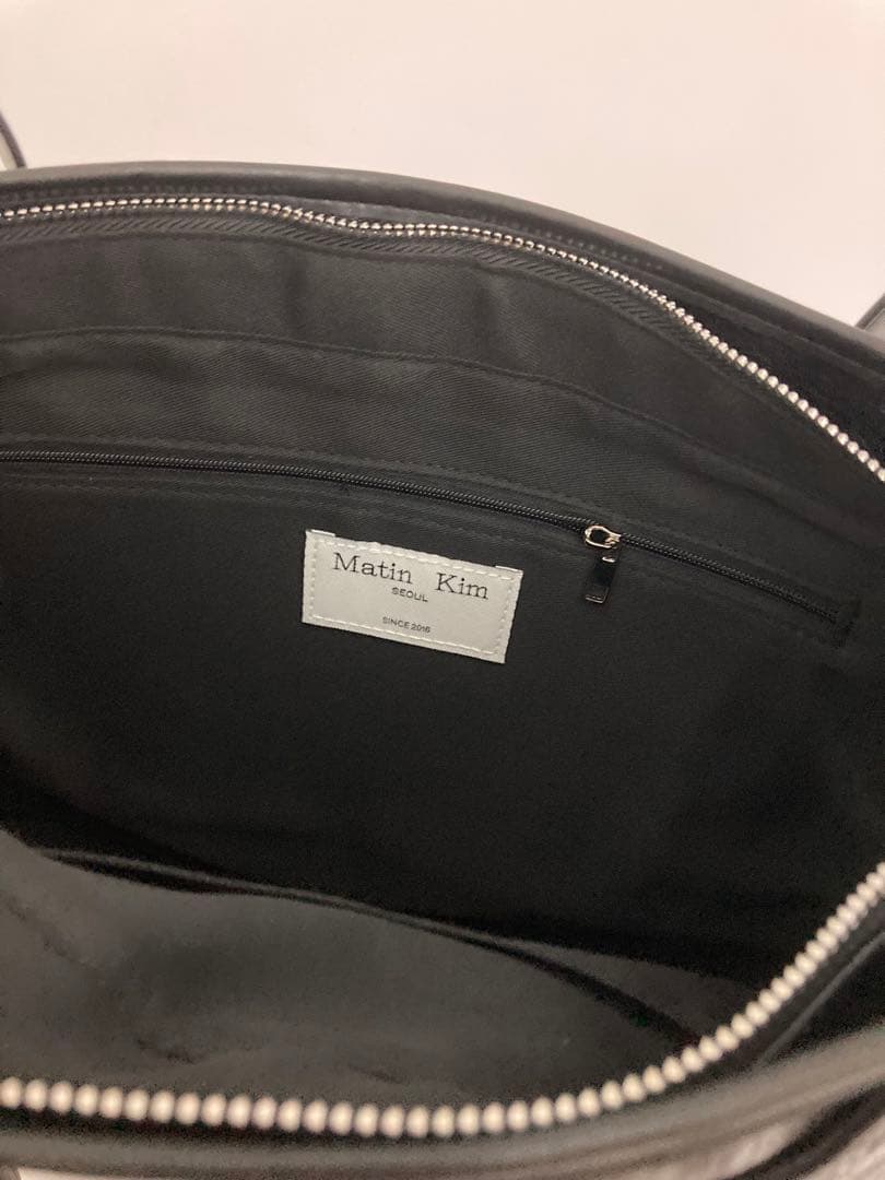 Matin Kim ブラックショルダーバッグ 合成皮革