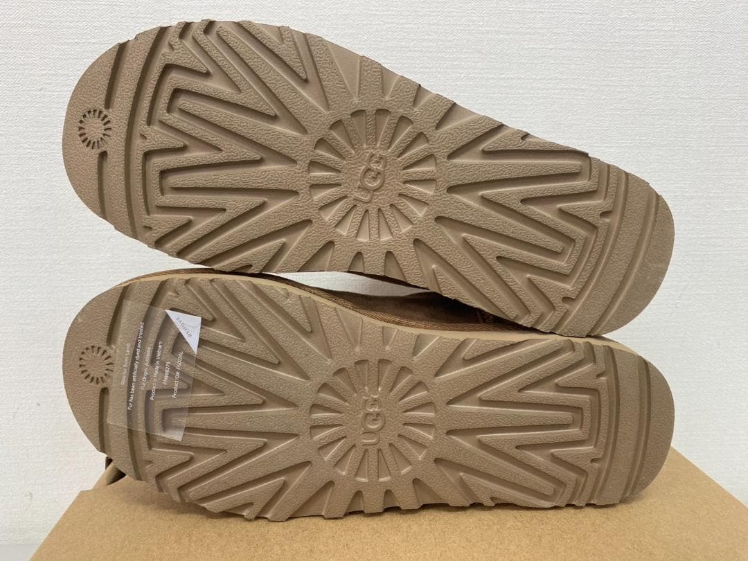 未使用品 UGG アグ クラシック ウルトラ ミニ ムートン ブーツ 24cm