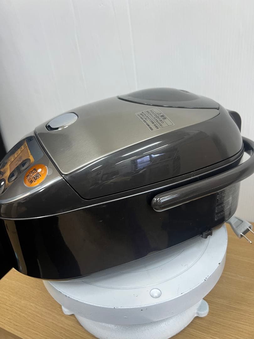 【ZOJIRUSHI 】IH炊飯ジャー NP-VN10 5.5合 2018年製