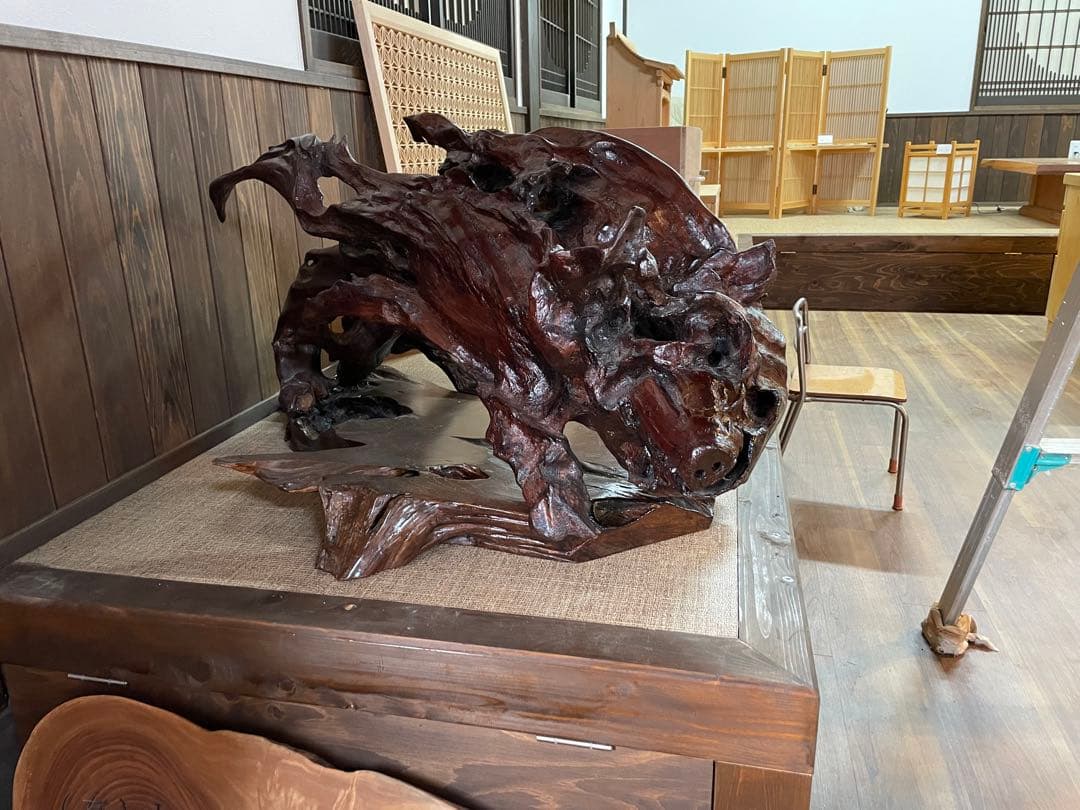 流木のイノシシ