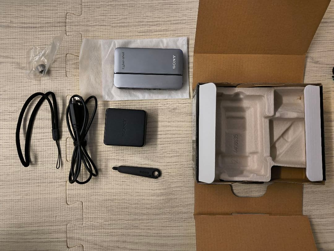 SONY Cyber-shot DSC-TX66 シルバー