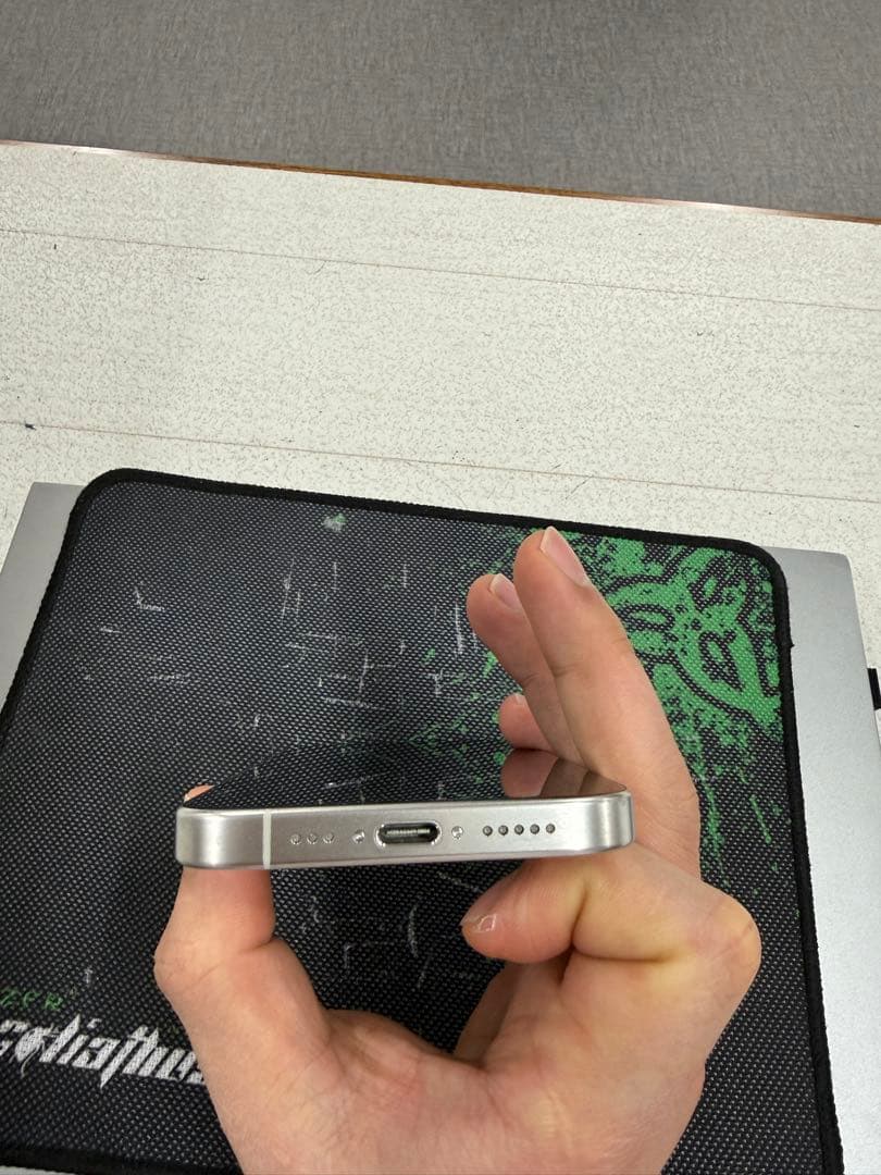 Iphone 15 pro 256gb sim フリー　バッテリー86％