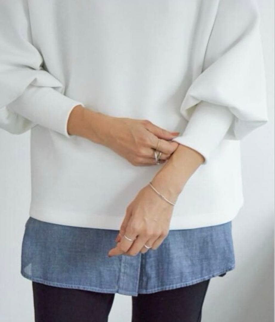 '25A/W 新品タグ付き　ビアズリー ダンボールパフトレーナー　ホワイト　1