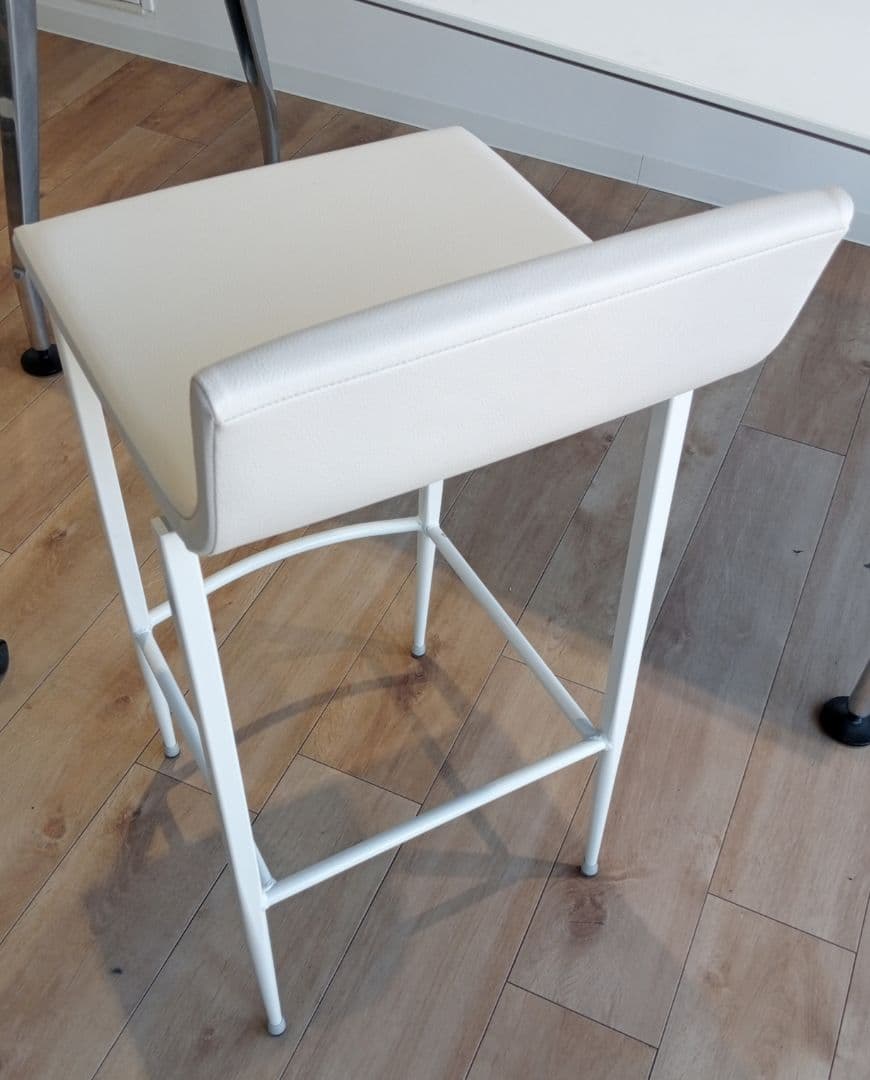 リカルドスタンド クオンQUONのカウンターチェア カフェ・BAR・飲食店