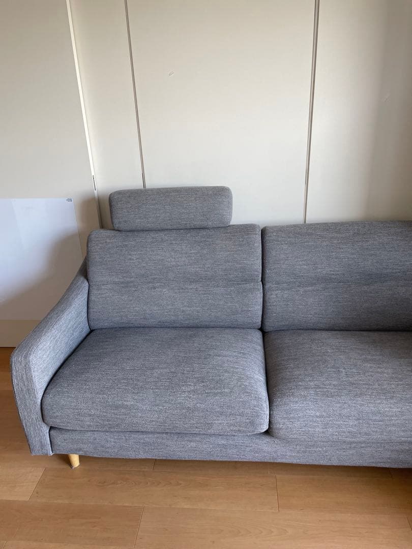 ニトリ３人掛けソファ ヘッドレスト付　送料込み