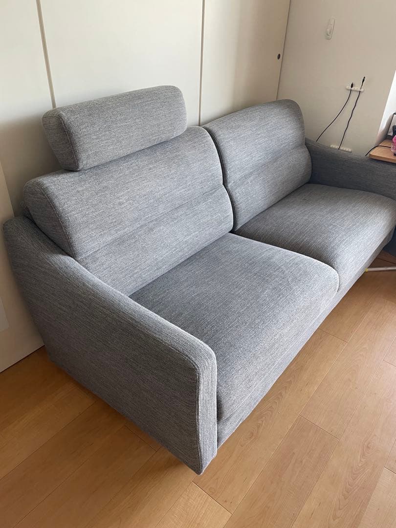 ニトリ３人掛けソファ ヘッドレスト付　送料込み