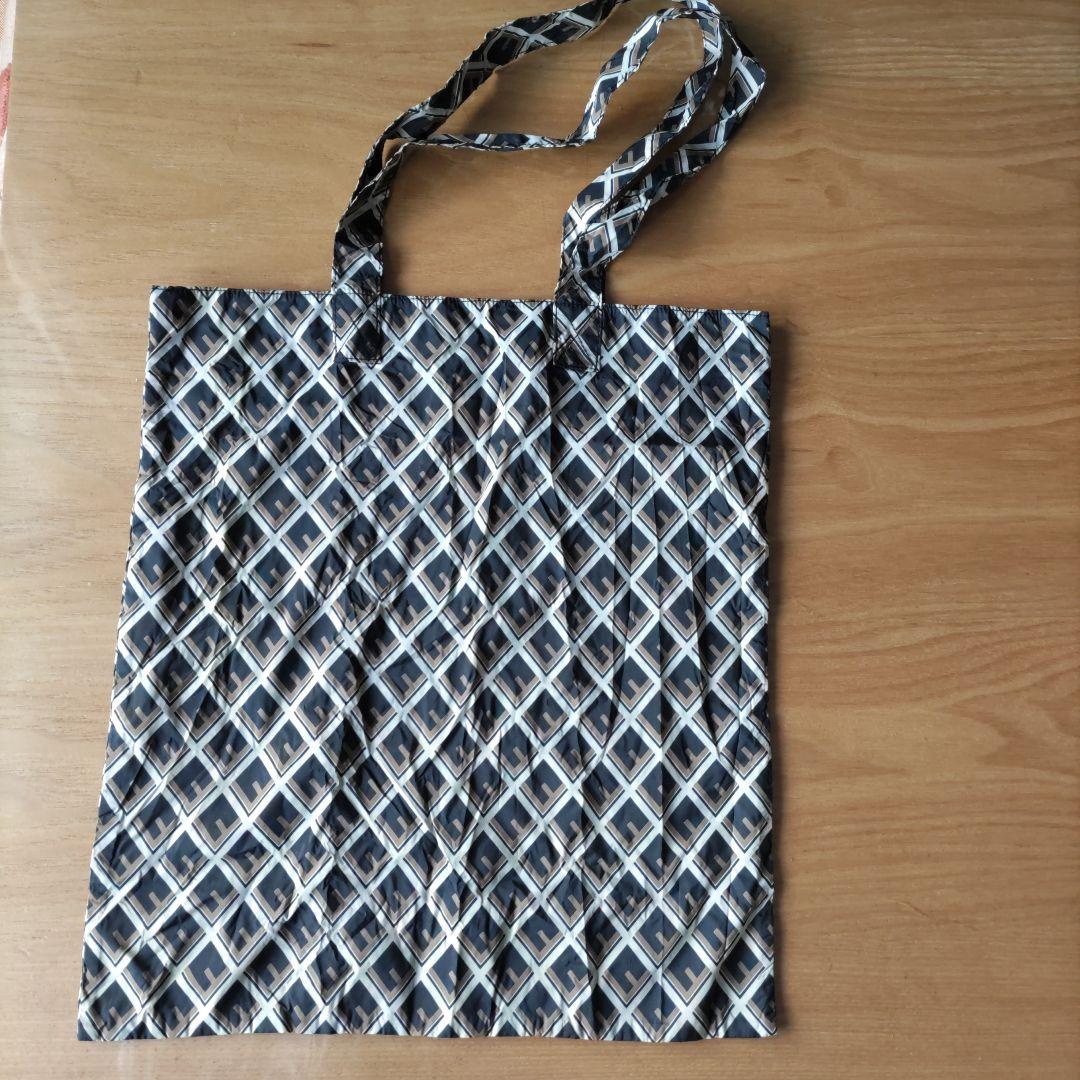 新品未使用　FENDI　フェンディ　チャーム&エコバック　トートバッグ　ズッカ柄