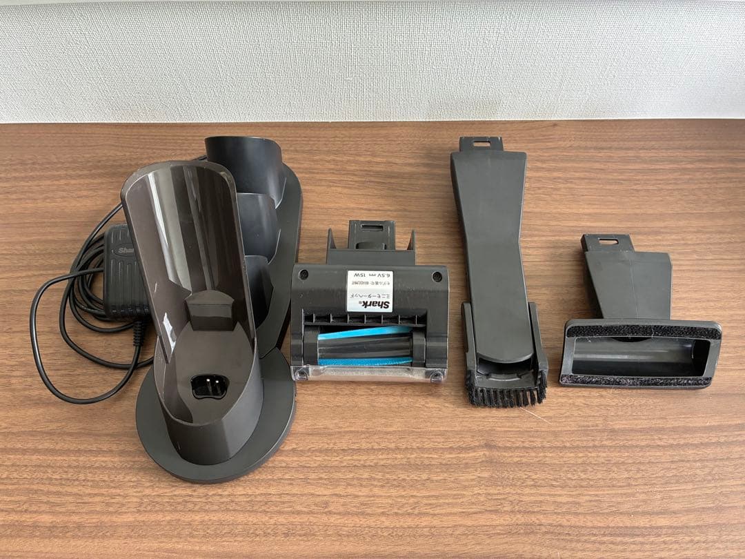 シャーク　Shark 充電式ハンディクリーナー WV405JDC