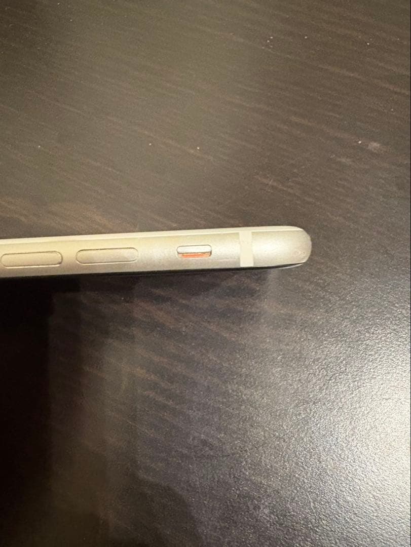 れ*い様 Apple iPhone SE (第2世代) ホワイト