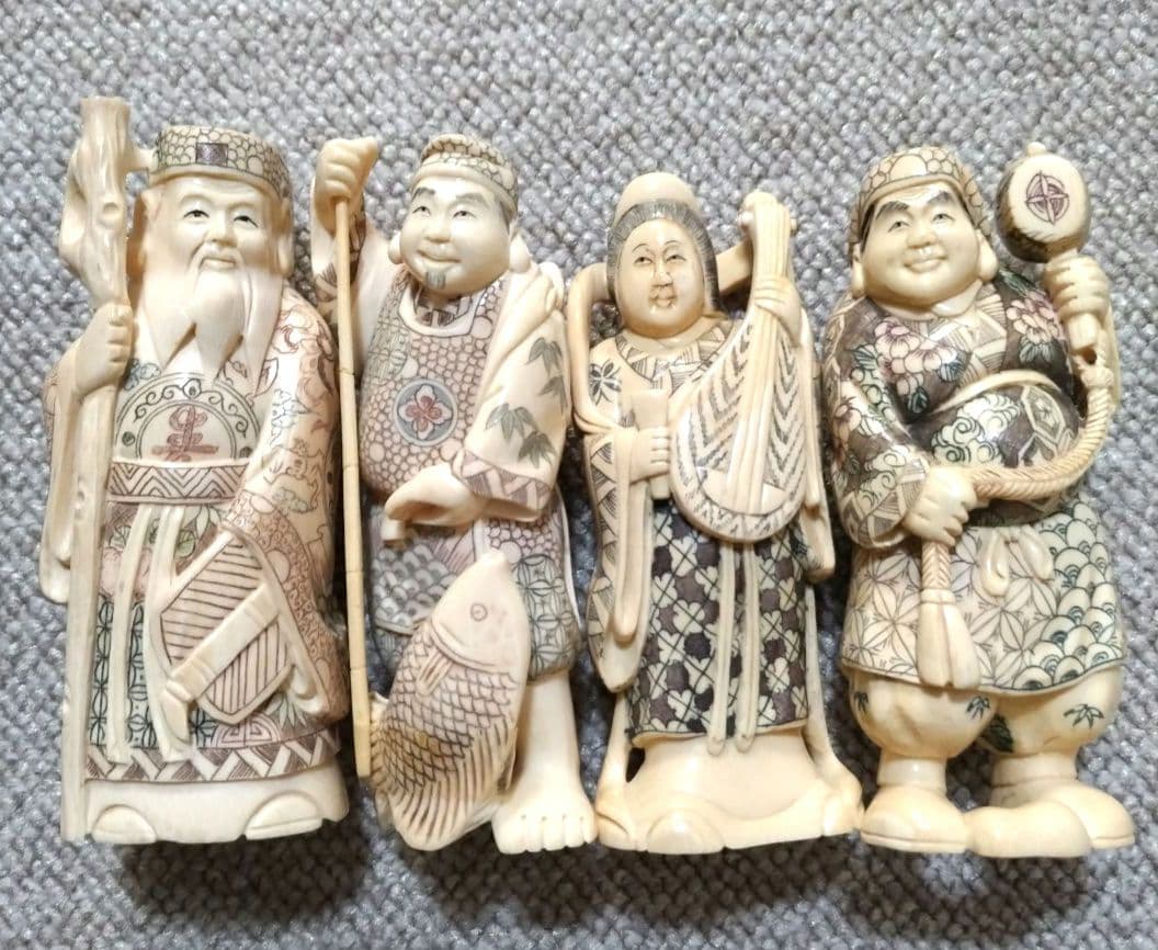本象牙風彫刻 斉之作在銘 七福神極上細密細工置物