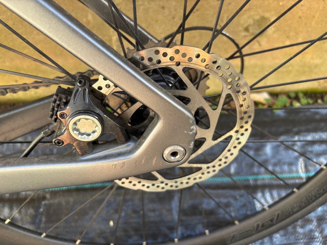 カーボンフレーム ディスクブレーキ ロードバイク