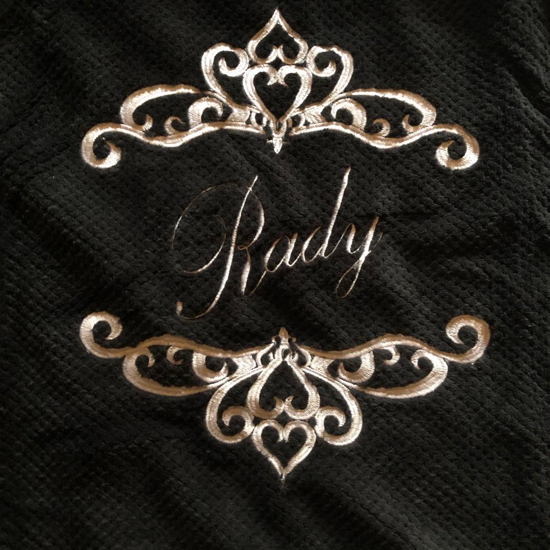 Rady 黒色 刺繍デザイン 毛布？ブランケット？ シングルサイズ