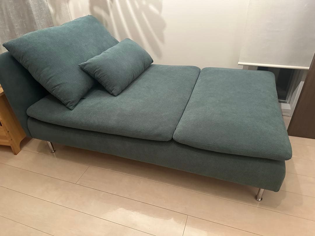 Ikea 青緑色の1人掛けソファ