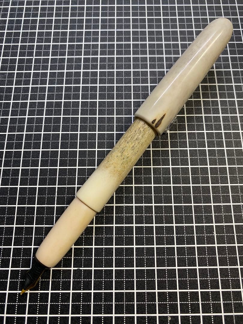 平井木工挽物所　雲舟シリーズ　鹿角　万年筆　字幅F