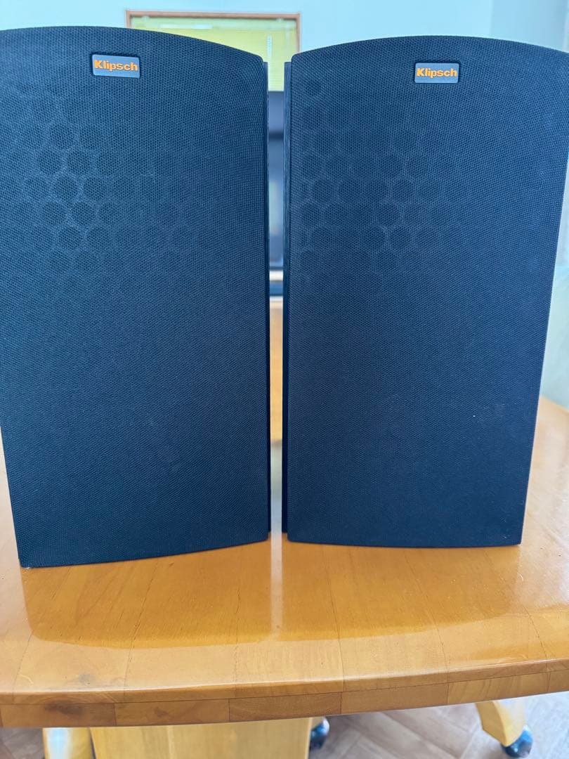 klipsch R-15Mブックシェルスピーカー。