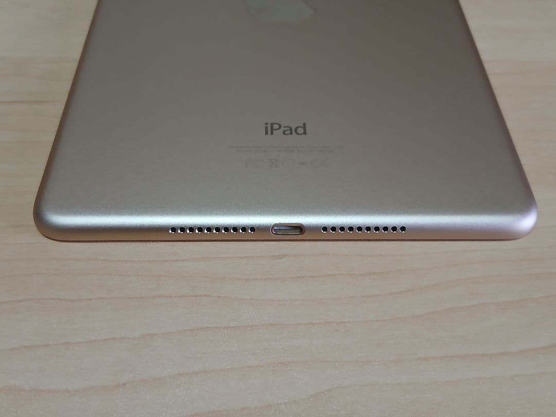 iPad mini4 (第4世代) 16GBゴールド　綺麗です