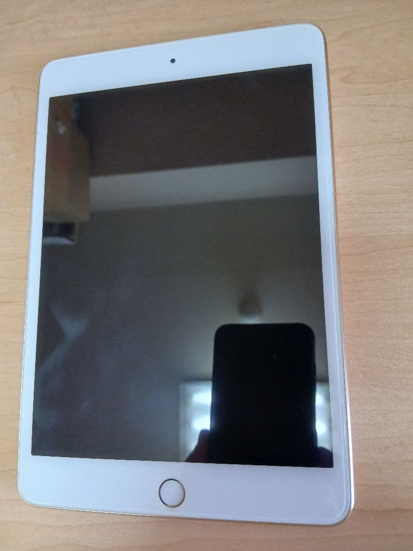 iPad mini4 (第4世代) 16GBゴールド　綺麗です