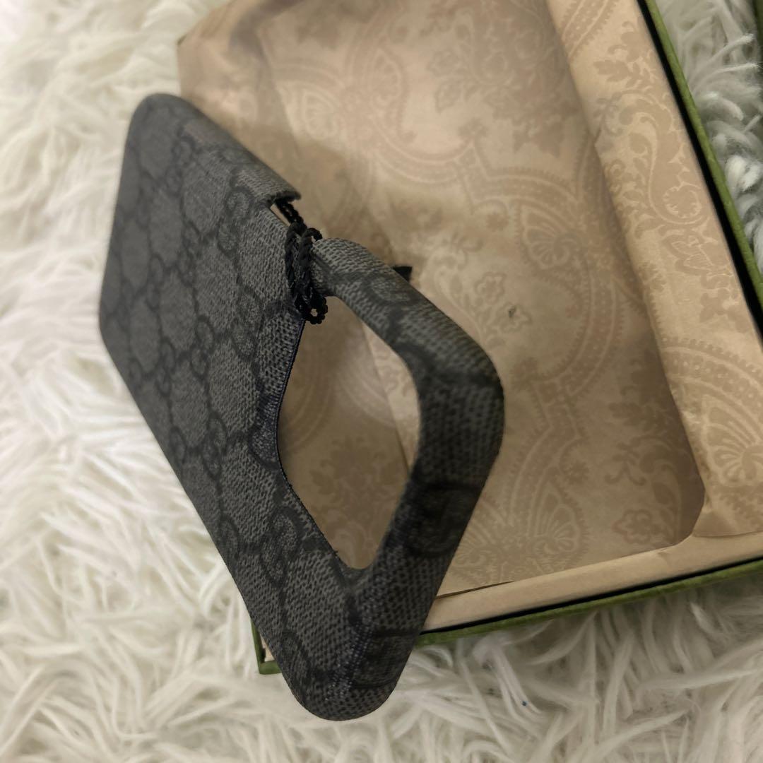 新品 未使用 GUCCI iPhone 15 PRO ケース　gg柄　正規品