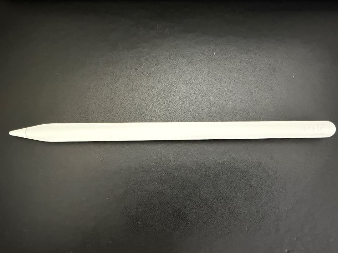 Apple Pencil Pro【美品・ほぼ未使用・ラテン語刻印】