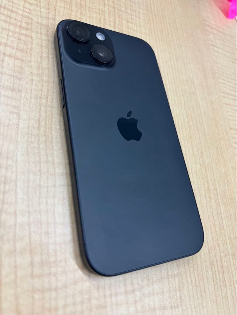 iPhone 15 128GB ブラック(バッテリー90%)