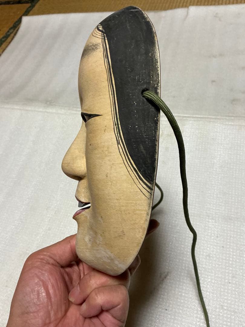 能面２つセット。木製。【中古品　古民家より譲り受けました】。