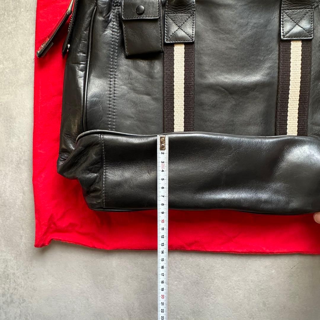 値下げしました！Bally 黒 レザー ビジネスバッグ ストライプデザイン