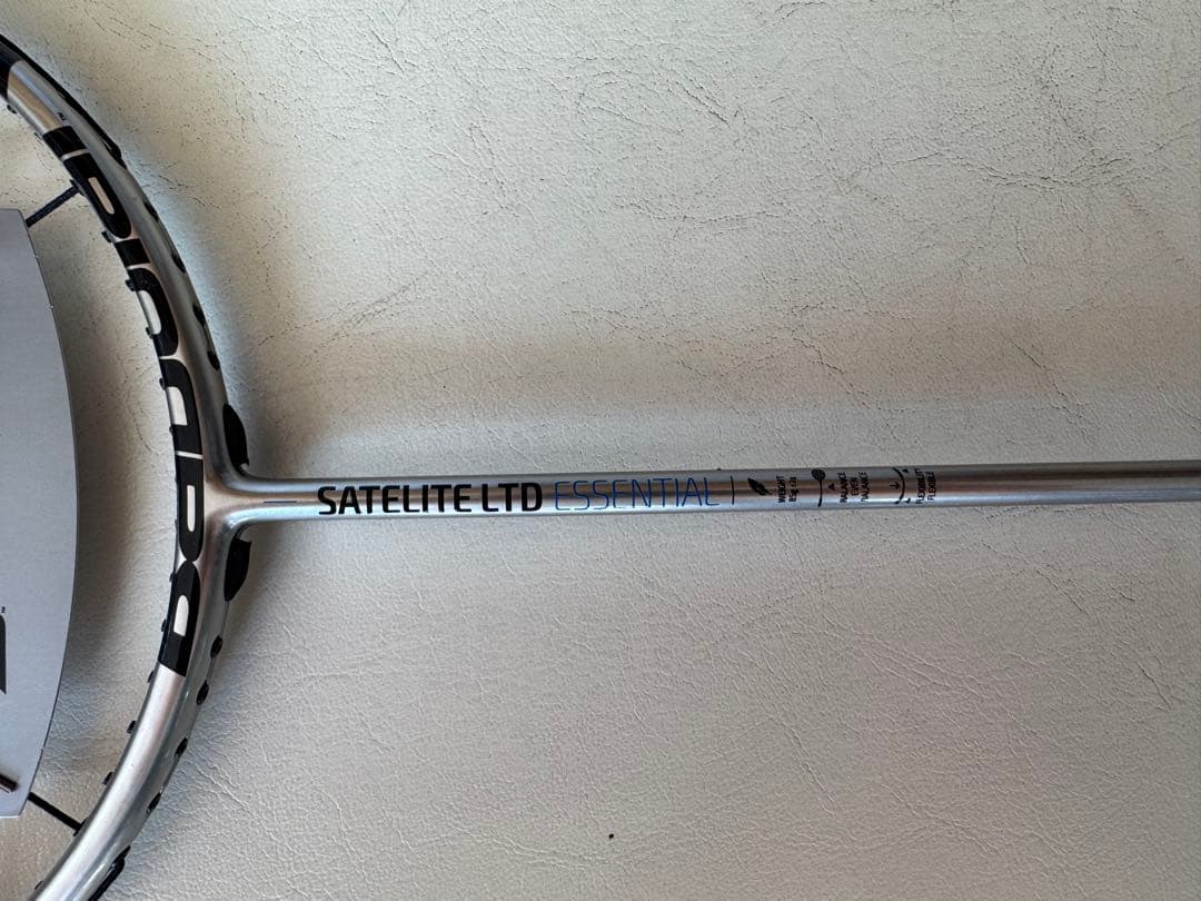 Babolat Satellite Essential バドミントンラケット
