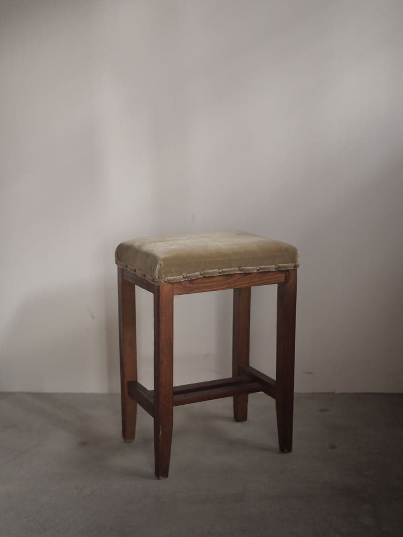 角スツール　張り替え済　スツール　椅子　古家具　古道具　アンティーク　昭和レトロ