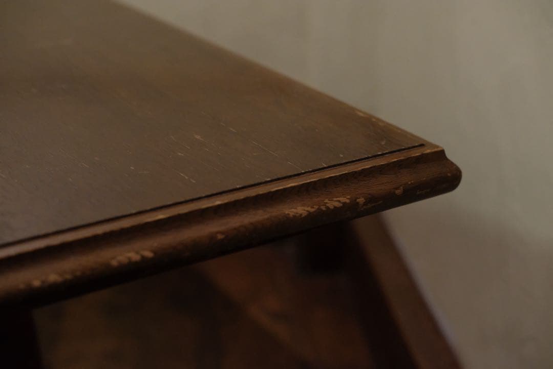 古い一本脚のテーブル　（楢　オーク系）　限定値下げ中〜日曜日まで