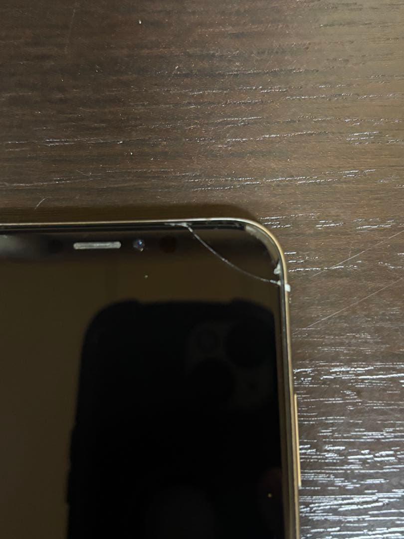 iphone X 64GB 画面右上角にひび　中古