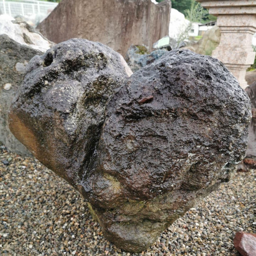 鳥海石ハート206キロ　庭石　鑑賞石　石　ガーデニング　ロックガーデン　サボテン