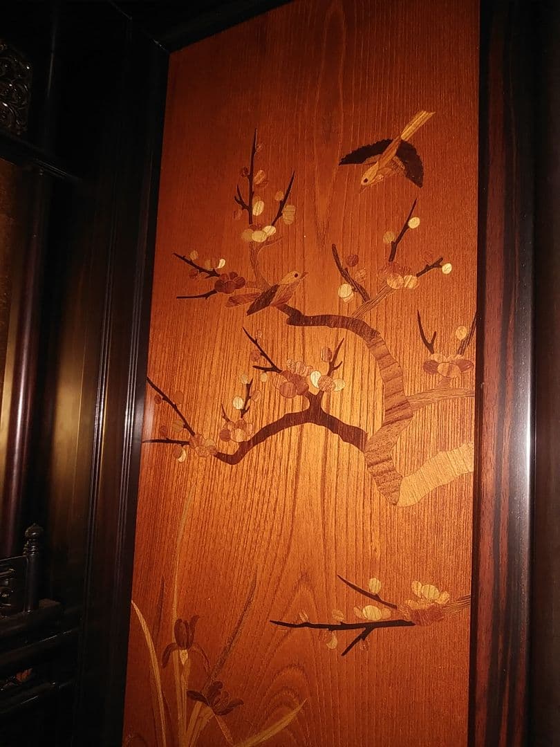 黒檀のお仏壇と仏具各種、漆塗り絹張り手描き絵お盆提灯(みのじ製岐阜提灯)一対