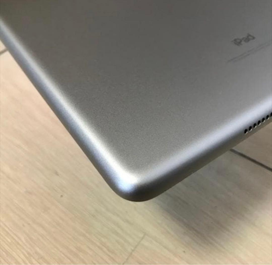 Apple iPad 第6世代　32GB スペースグレイ 9.7インチ