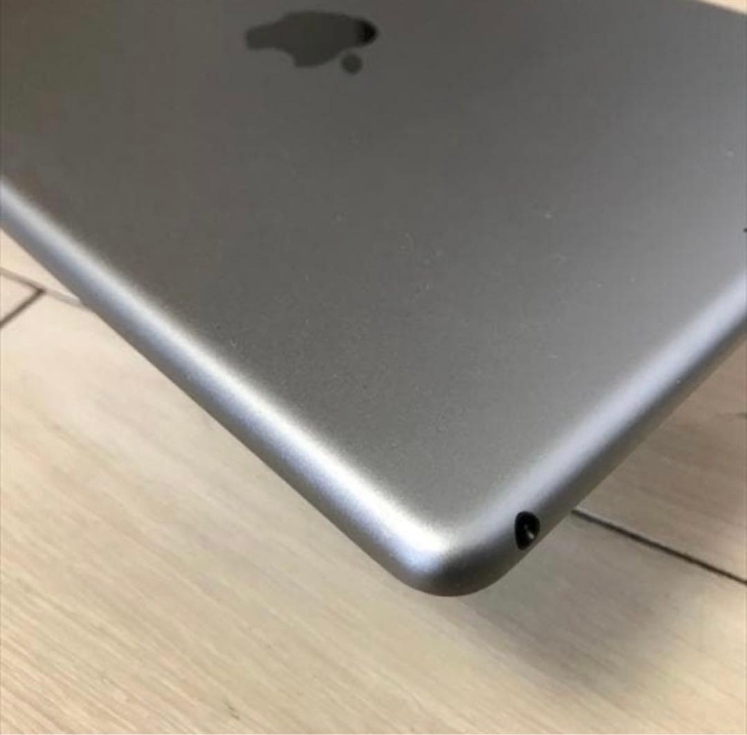 Apple iPad 第6世代　32GB スペースグレイ 9.7インチ