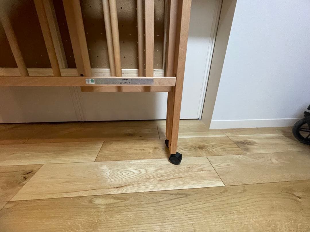 折りたたみベビーベッド 木製ベビーベッド キャスター付き マットレス付き