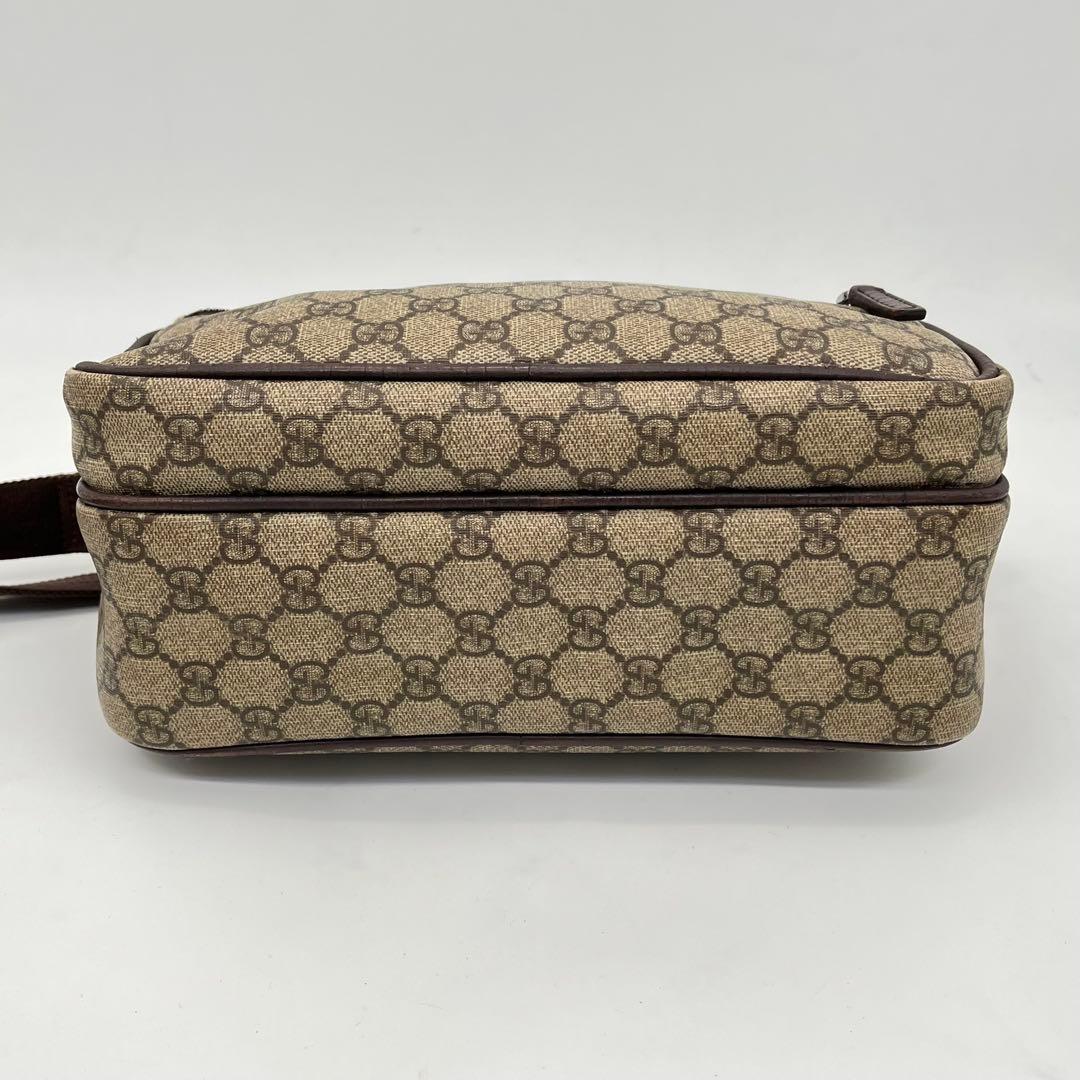GUCCI ショルダーバッグ カメラバッグ GGスプリーム ロゴ型押し 男女可能