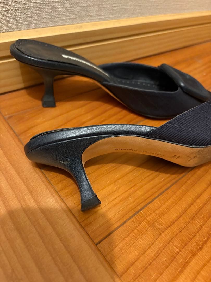 MANOLO BLAHNIK ミュール
