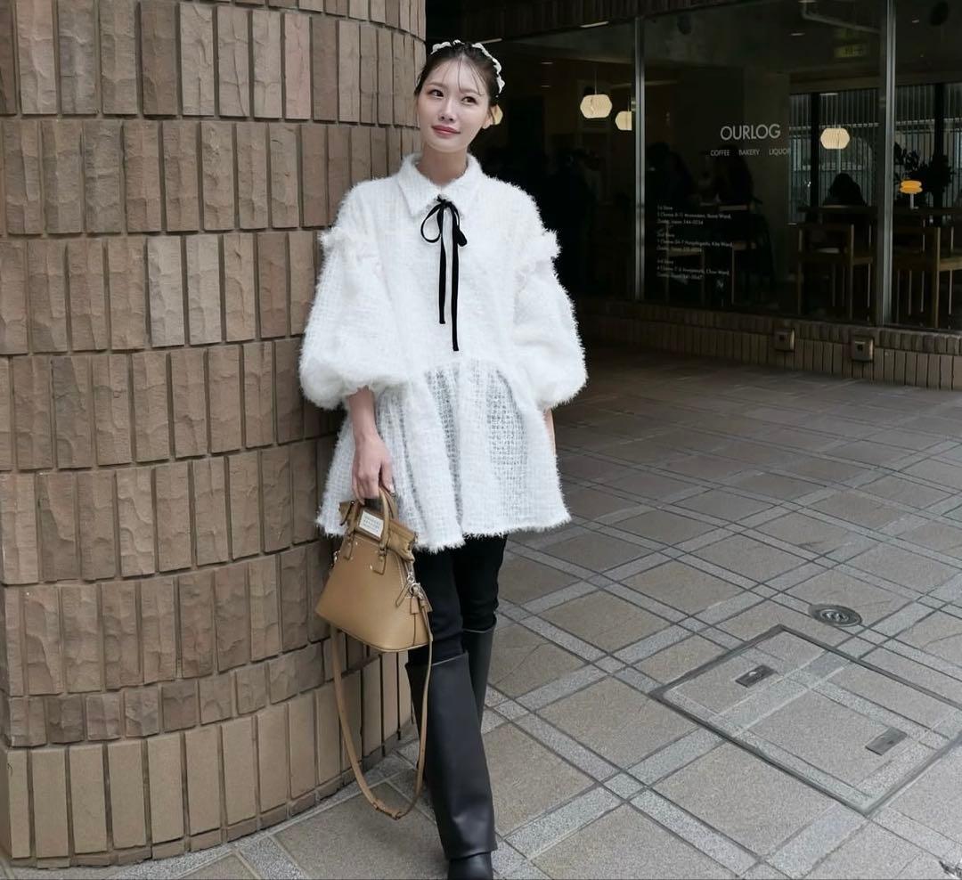 正規品　acka fluffy volume blouse