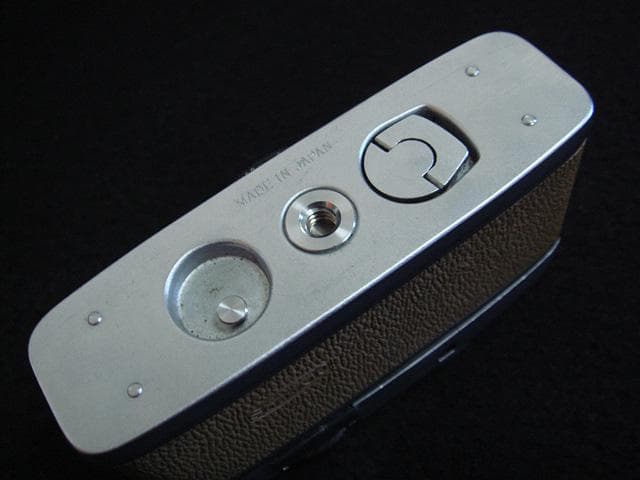 197005 オリンパス ペン 片耳 ジョンブリアン olympus pen