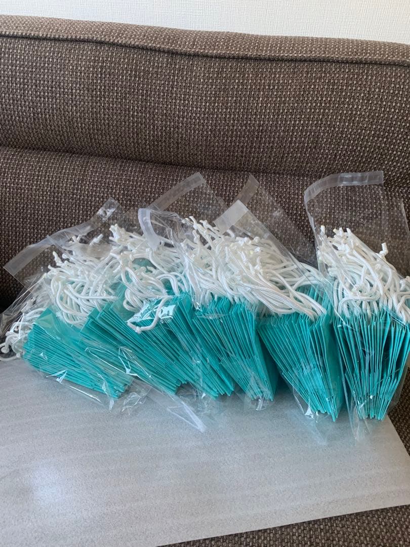 現行品　美品Tiffanyティファニー　ミニショッパー紙袋 60枚セット