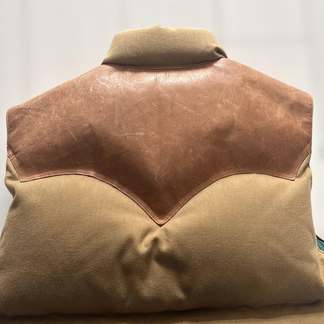 超美品ロッキーマウンテンフェザーベッド×ウエアハウス　ドビーツイル ダウンベスト