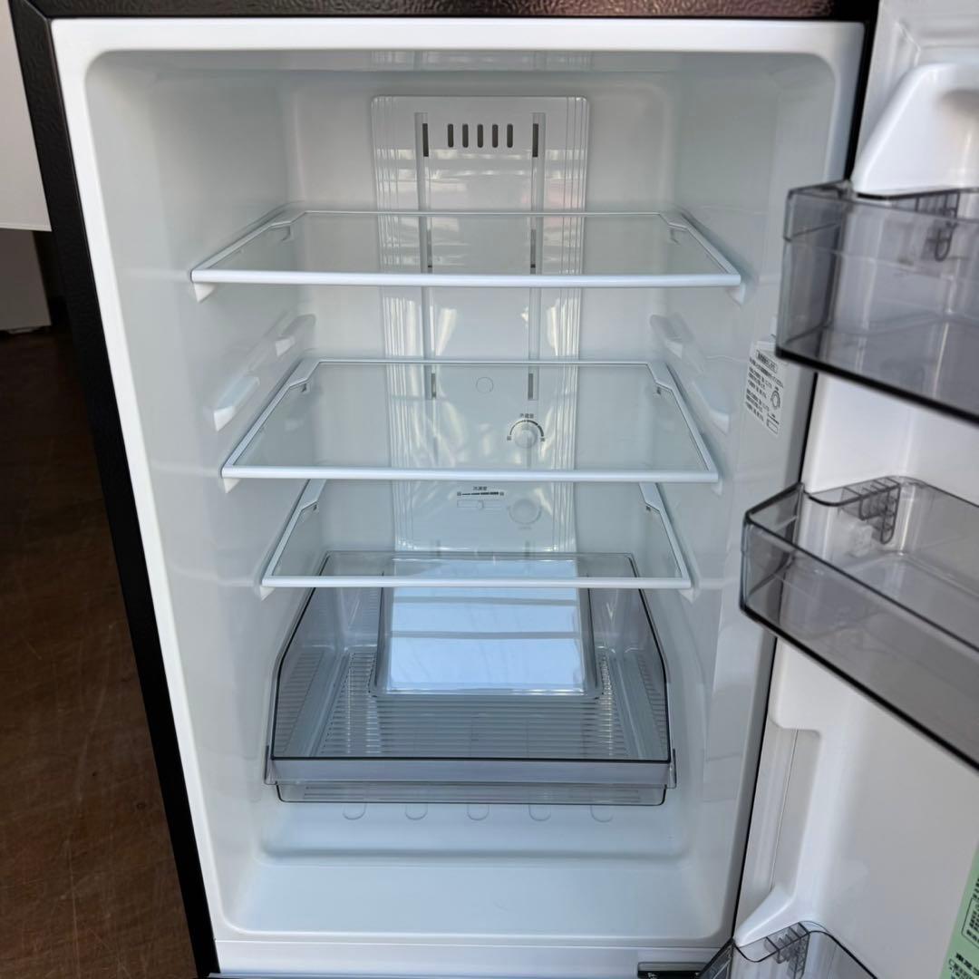 56⭐️2023年製★東芝　冷蔵庫　ブラック　黒　右開き　一人暮らし