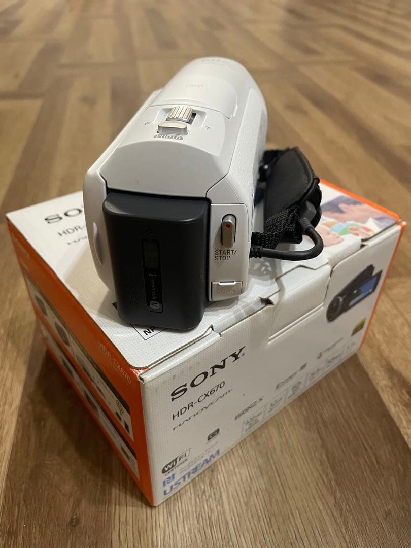 SONY HDR-CX670 ビデオカメラ 本体と付属品