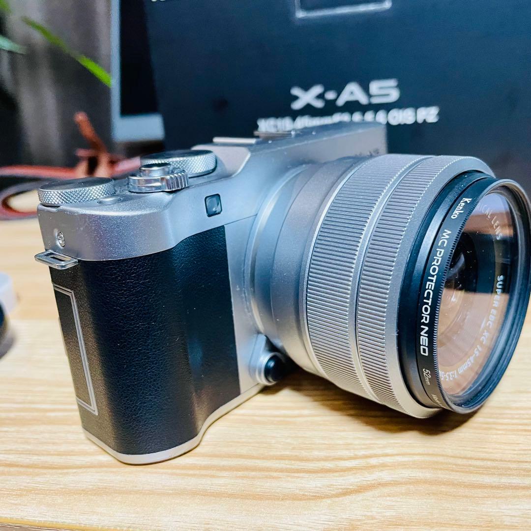 Fujifilm X-A5 ミラーレスカメラ XC15-45mm