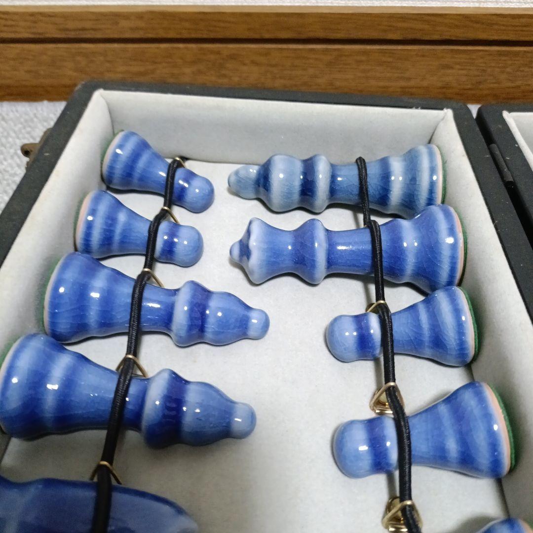 タイ　セラドン焼き陶器駒とチェスボード