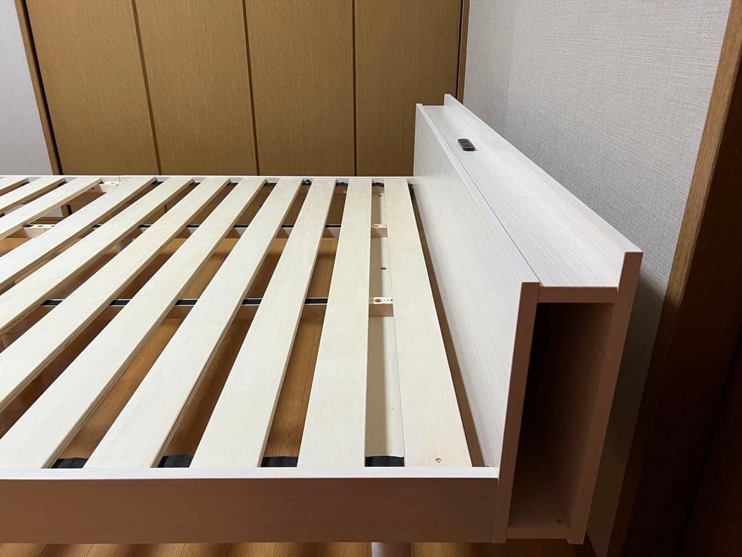 Iris Plaza TKSB Double ベッド