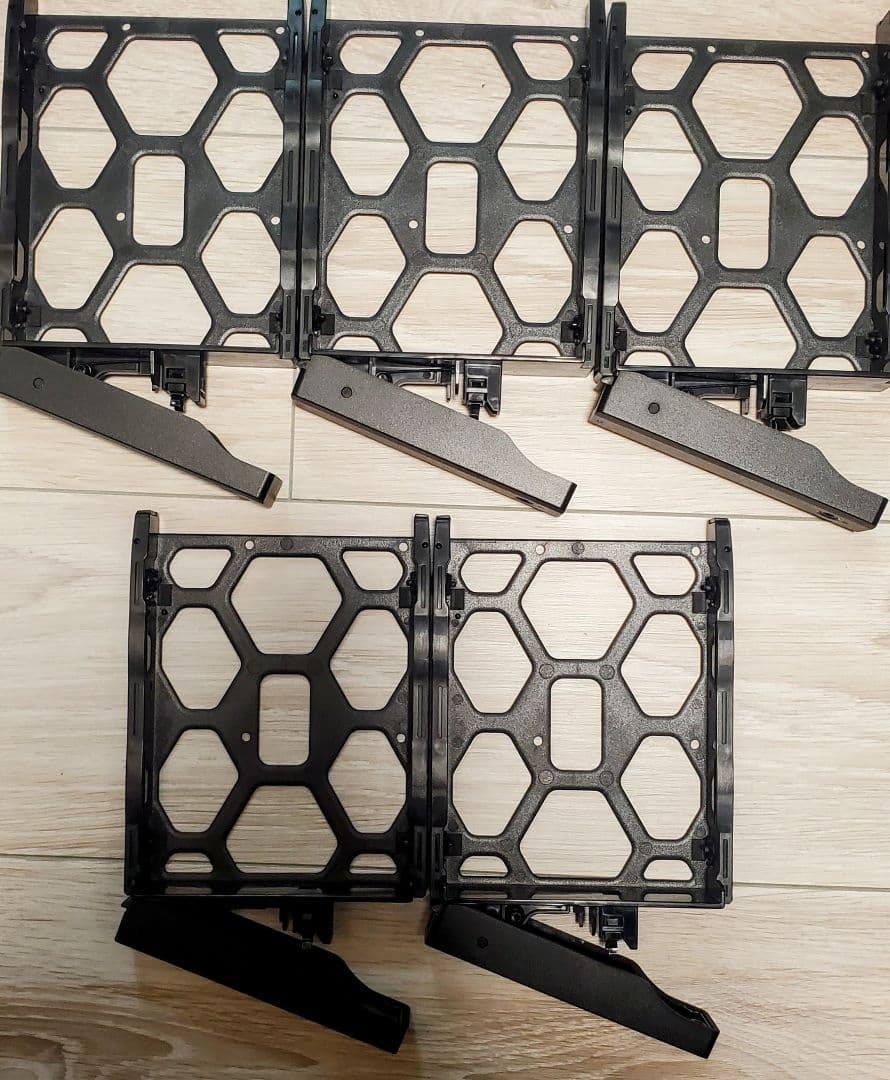 DS1517+ 16G & 10G-SFP+NWカード & HDD計2.5T