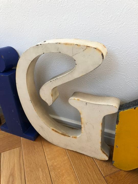 フランスのビンテージ看板文字KIDIMO 「DESIGN」