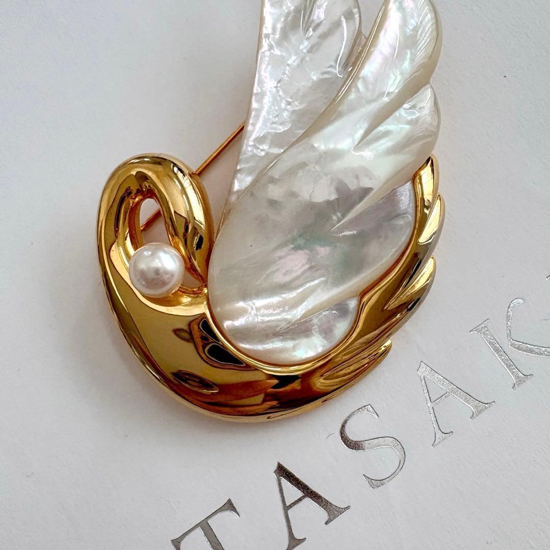 TASAKI タサキ マザーオブパール　アコヤ真珠　スワンモチーフ SVブローチ